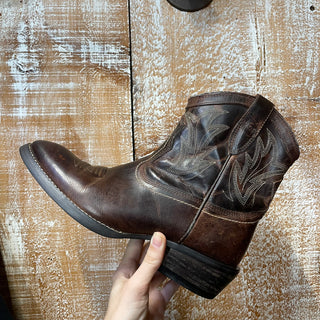 Ladies Ariat Cowboy Boot - with zipper  (6.5)