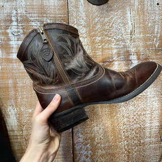 Ladies Ariat Cowboy Boot - with zipper  (6.5)